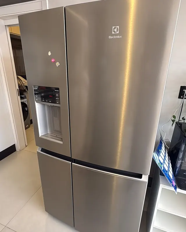 Geladeira french door — serviço realizado pela J Ar Condicionado